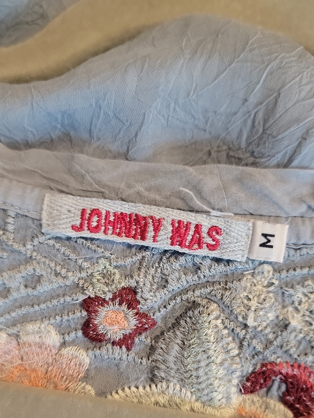 Johnny Was Light Blue Floral Embroidered V-Neck Women's Top Shirt Medium M Flaw - Picture 6 of 7